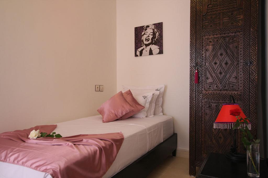 Riad De La Semaine Marrakesh Room photo